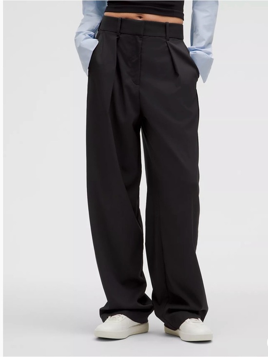 lululemon athletica Pants - Lululemon Pleat-Front High-Rise Trouser
Regular size 4 color black